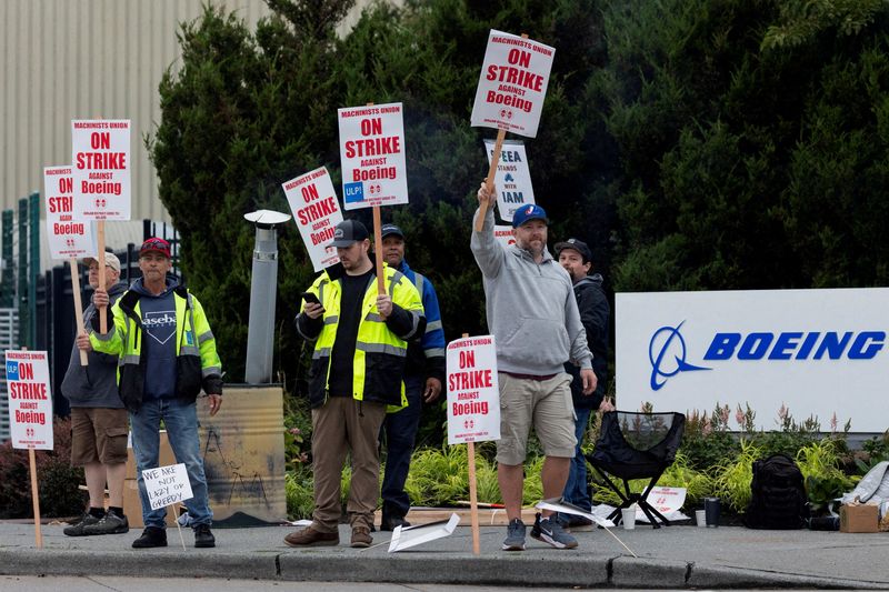 Boeing increases wage offer to 30% for striking workers