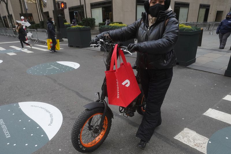 Judge declares NYC law on sharing food delivery customers’ data unconstitutional