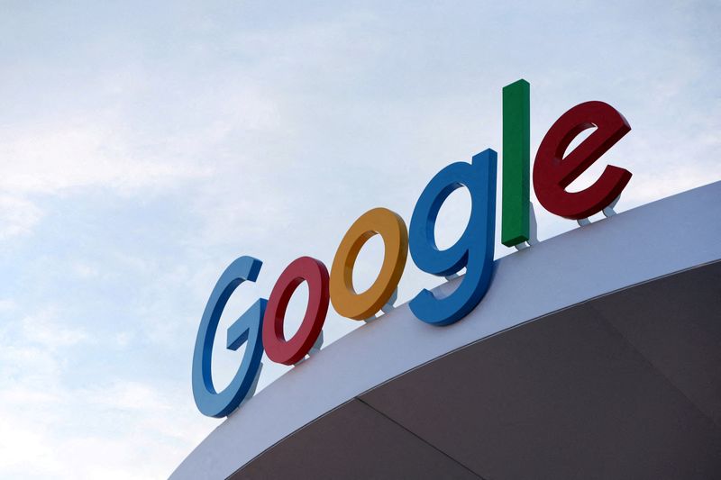 US judge orders Google to open up app store to competition