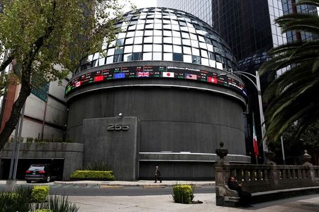 Mexico stocks lower at close of trade; S&P/BMV IPC down 0.53%