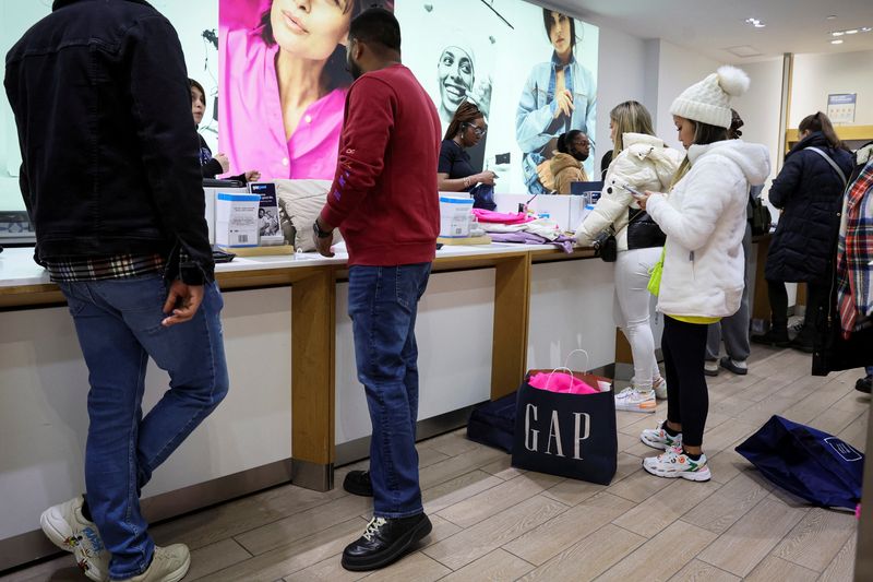 Gap lifts annual sales target on ‘strong’ holiday demand; shares soar