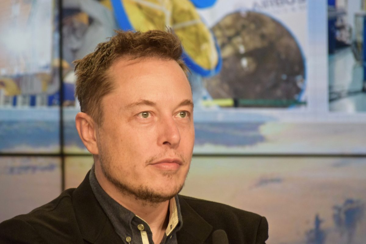 Elon Musk explores moves to unseat Starmer before next UK elections, FT reports