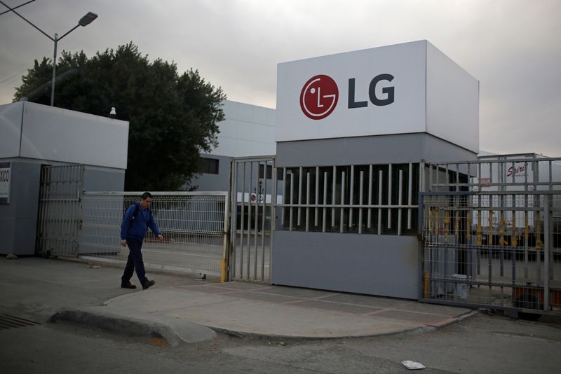 Samsung, LG may move some home-appliance manufacturing from Mexico to US, paper says